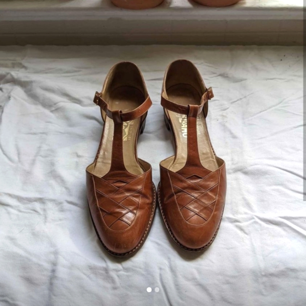 Size 7.5 vintage Ferragamo T-strap shoes